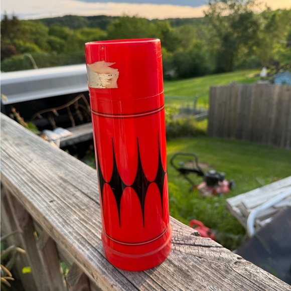 Vintage Atomic MCM Aladdin's Vanguard Thermos Bottle 1 Pint  Red & Black - Picture 2 of 6